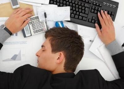 همواره خسته ها بخوانند؛ علل احساس خستگی دائم در بدن