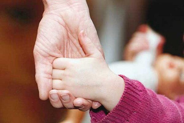 ایرانیان مقیم خارج چگونه می توانند کودکی را به فرزندخواندگی بپذیرند؟