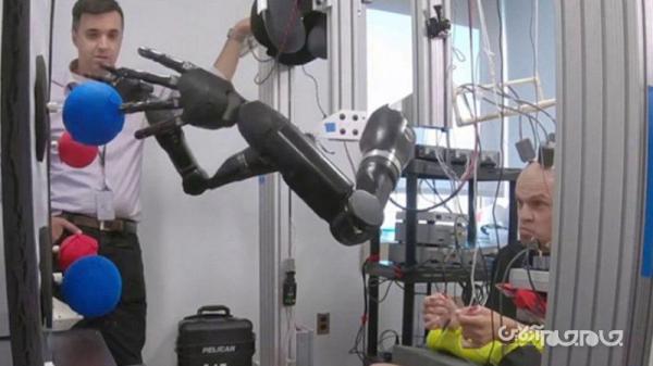 امکان کنترل همزمان دو دست مصنوعی با استفاده از ایمپلنت مغزی جدید