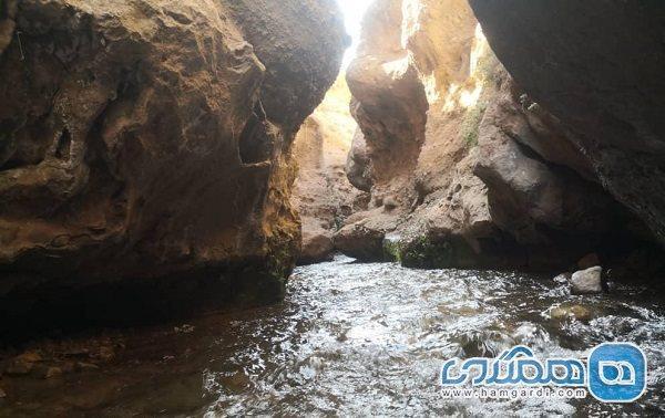 دره قاهان یکی از جاذبه های گردشگری استان قم محسوب می گردد