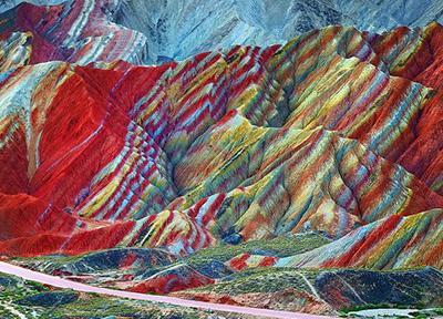 پارک ملی ژانگی دانکسیا، کوهستانی رنگارنگ در چین
